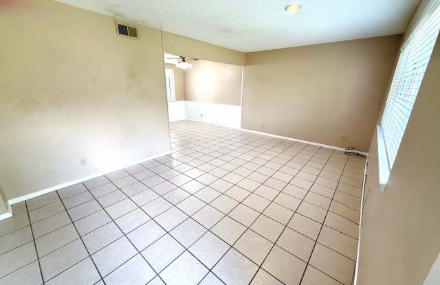 **Move-In Special**3-Bedroom Townhouse with Water Included & Community Pool! Gallery 4