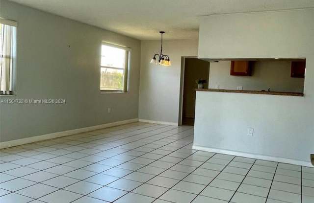 811 N 64th Ter Gallery 2