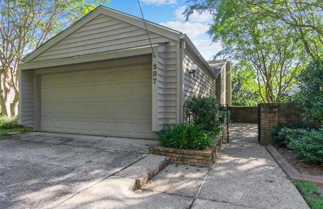587 BEAU CHENE Drive Gallery 3
