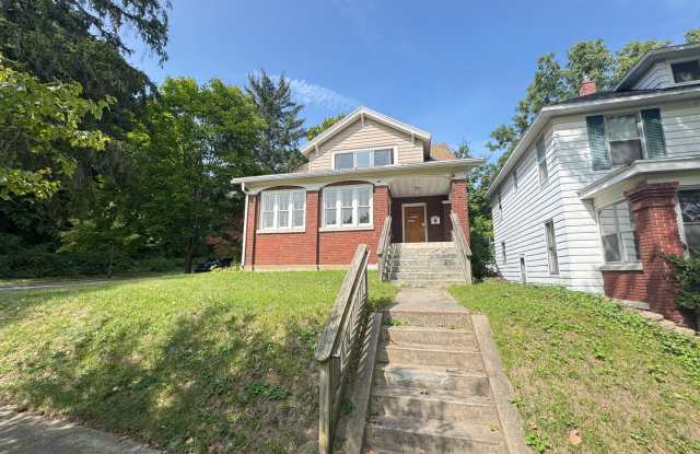 Close to Downtown! Includes Washer and Dryer photos photos
