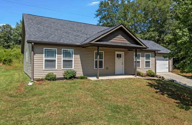 Beautiful 3-Bedroom Home Convenient to Greer and Lyman! Gallery 3