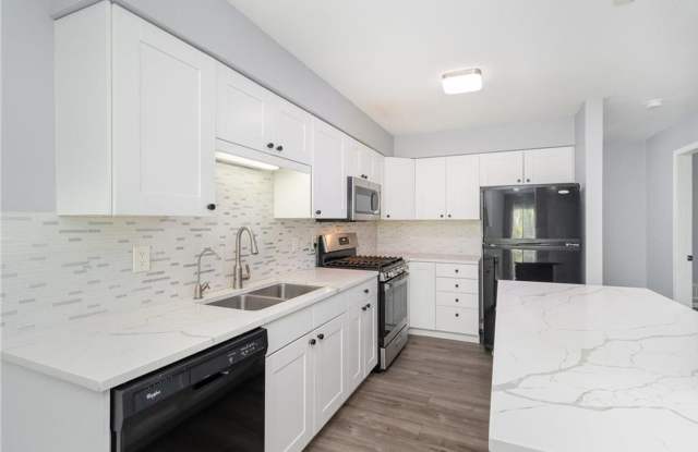 Updated 3 bedroom, 2 bath townhome near Eden Prairie Center! Available 3/1/26 photos photos