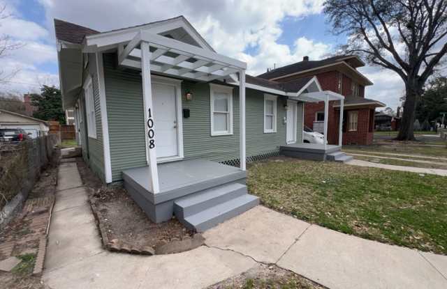 1008 Studewood St - ***Ask about our No Cash Security Deposit Option*** - 1008 Studewood Street, Houston, TX 77009