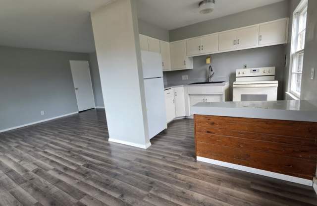 112 Andrew Avenue - 1 Gallery 2