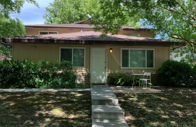 SINGLE STORY CONDO LOCATED IN NORTHEAST DAVIS photos photos