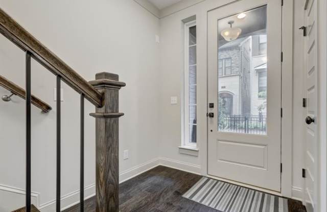 578 Broadview Place NE Gallery 3