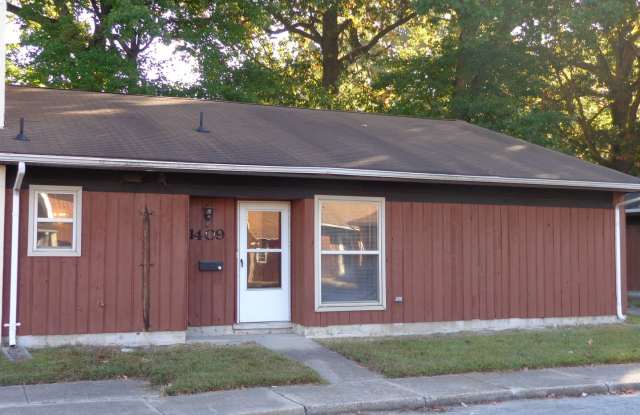 SAINT ANDREWS PLACE - 1409 East Tanners Creek Drive, Norfolk, VA 23513