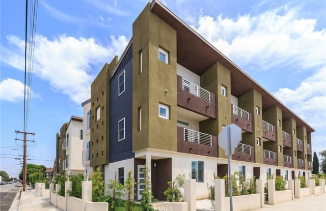 13800 Cordary Avenue - 13800 Cordary Avenue, Hawthorne, CA 90250