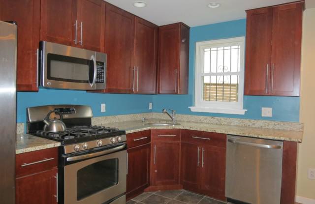 956 North Lawrence Street Unit A Gallery 2