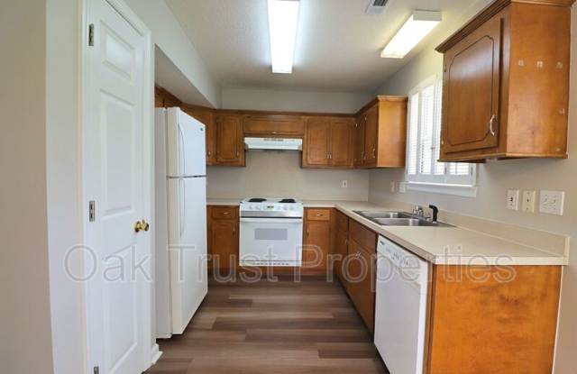 294 Hastings Dr Gallery 4