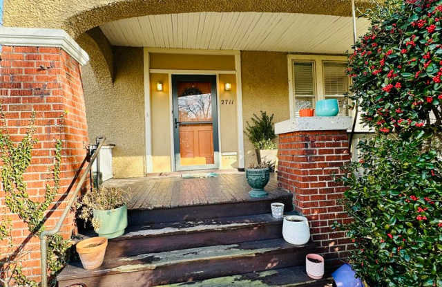 Gorgeous 4bdrm/1.5bth Home Located on Seminary Avenue in Richmond's North Side!! Gallery 4