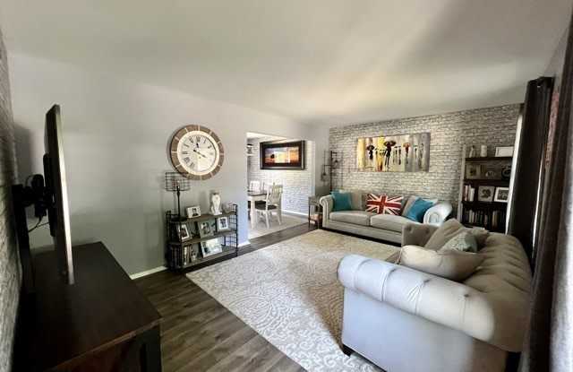 1328 Hill Road Gallery 2