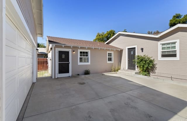 300 Jacaranda Place - 300 West Jacaranda Place, Fullerton, CA 92832
