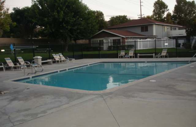 Charming 2-Bedroom Condo in Bouquet Canyon Village, Saugus! photos photos