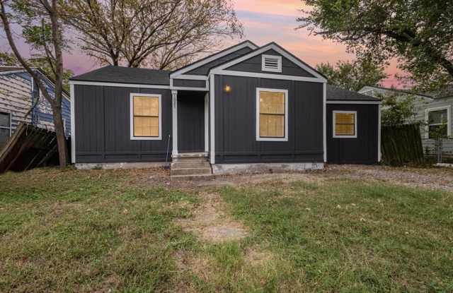 1527 Columbia Avenue - 1527 Columbia Avenue, Corsicana, TX 75110