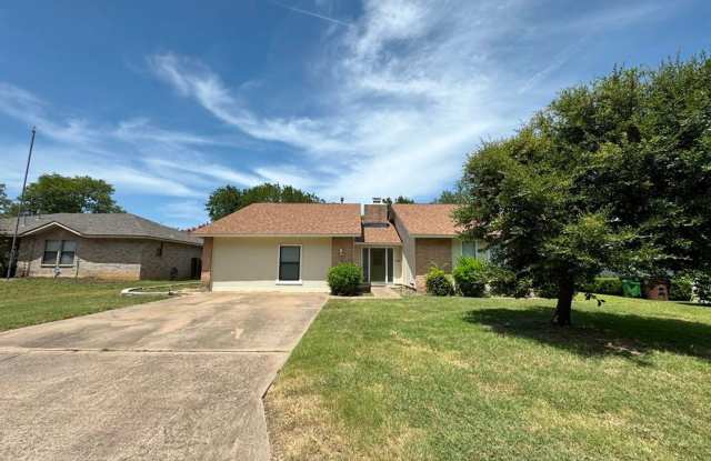 Nice one-story 4 bedroom, 3 bath home available in Egger's Acres! photos photos
