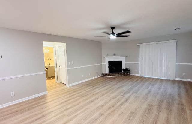 1002 Bridge Lane Gallery 1