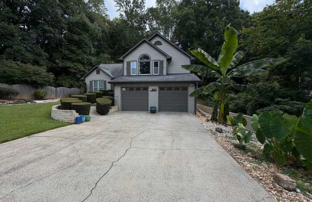 Charming 3 Bed 2 Bath Home In Marietta Neighborhood Gallery 1