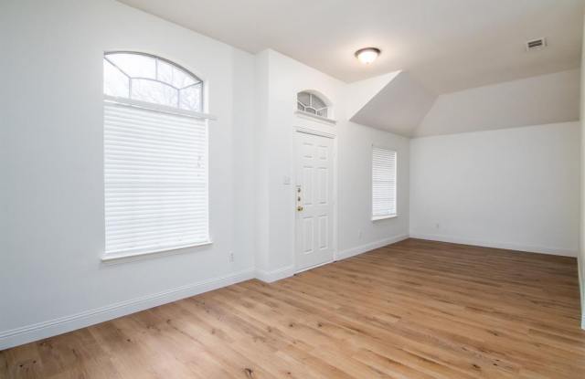 4808 Gables Court Gallery 2