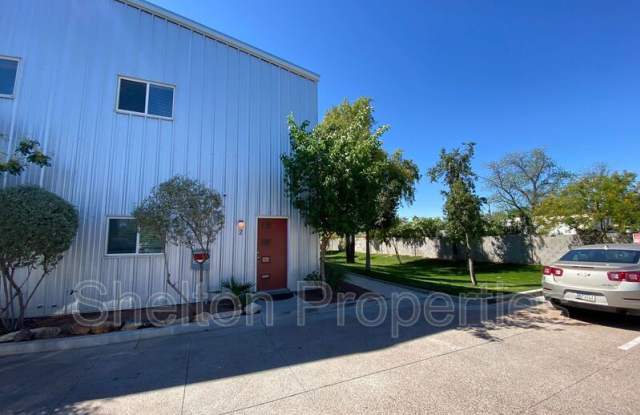 2121 W Hayward Ave Unit 2 photos photos