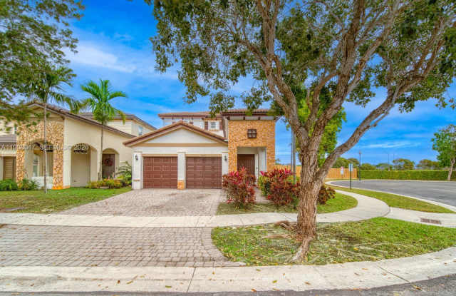 2479 Northeast 4th Street photos photos 2479 Northeast 4th Street photos photos