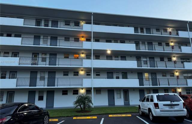 950 Hillcrest Dr photos photos