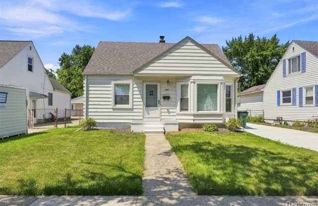 100 S Custer Avenue photos photos