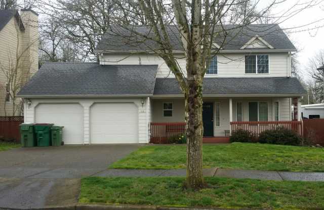 Spacious 4-Bedroom House in North Newberg near park and schools photos photos