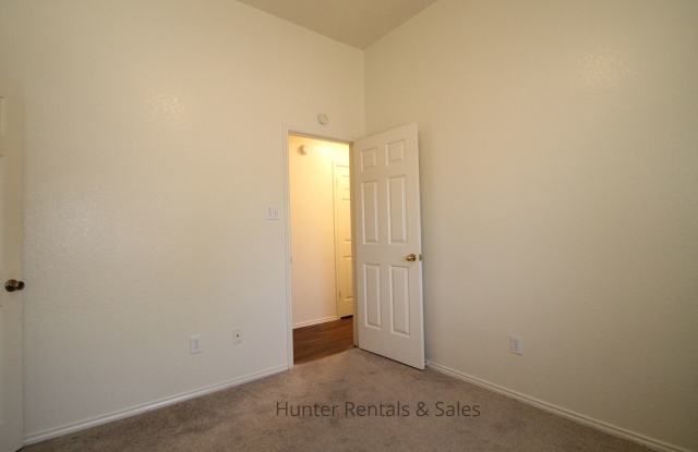 Brook Hollow Honey! - 2603 Brook Hollow Circle, Killeen, TX 76542