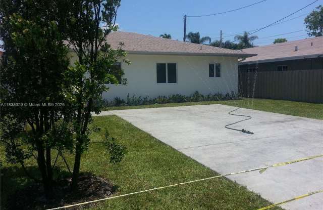 3125 SW 16th Ter photos photos