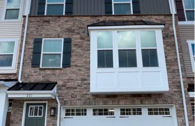 221 Cranesbill Drive - 221 Cranesbill Drive, Butler County, PA 16046