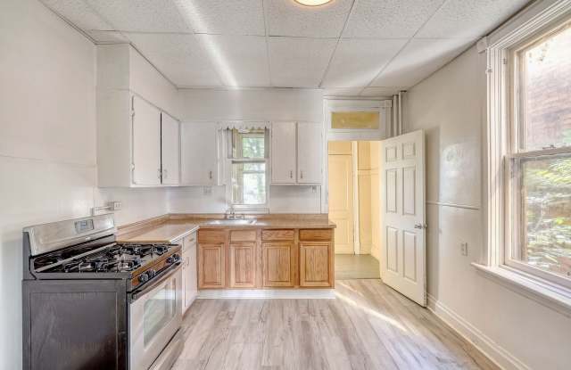 Spacious 4 Bedroom, 1.5 Bathroom Home photos photos