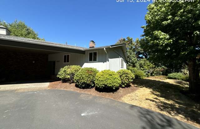 3Bd/2Ba Split Level Home - For viewing! - 999 Southwest Hunter Street, Dallas, OR 97338