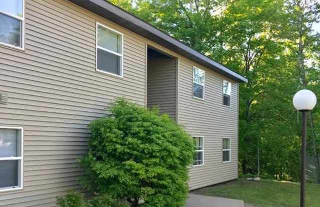 Woodview Village Apartments (Woodview Marquette LLC) Gallery 4