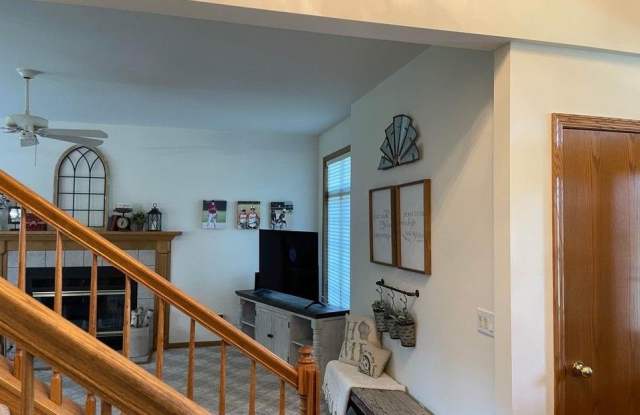 5593 Byrneland Street Gallery 3