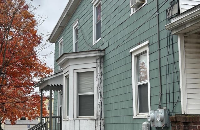 1012 W 3RD STREET - 1012 West 3rd Street, Florence, NJ 08518