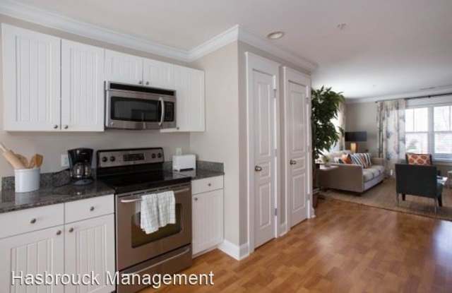 1615 Elmwood Court #205 Gallery 3