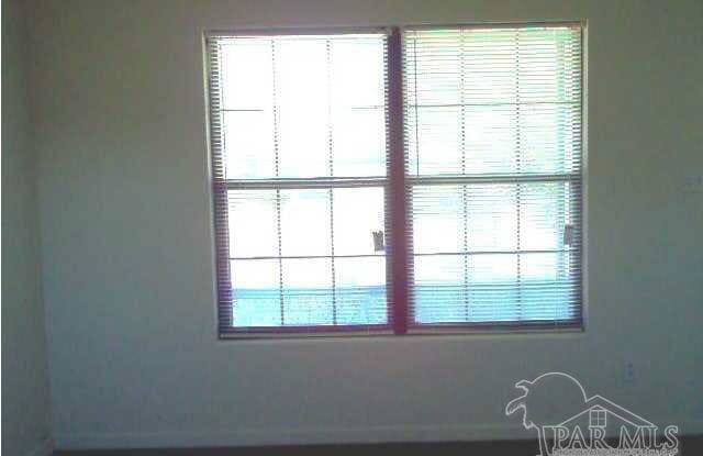 913 CLEARVIEW AVE Gallery 4