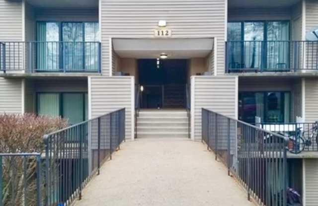 1 BR + den 1 BA apartment in quiet community. All utilities included! - 112 Duvall Lane, Gaithersburg, MD 20877