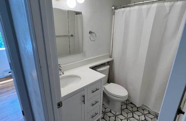 2 Bedroom, 1 Bath House Gallery 4