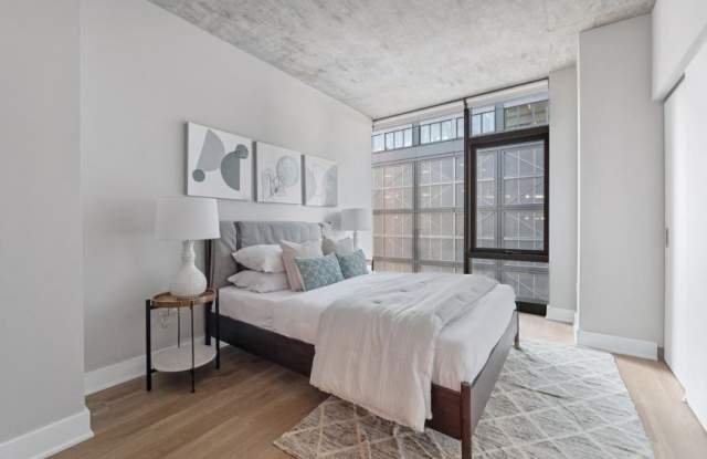1044 West Van Buren St. photos photos