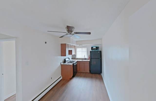 1198 1/2 E UPSAL ST #C Gallery 3
