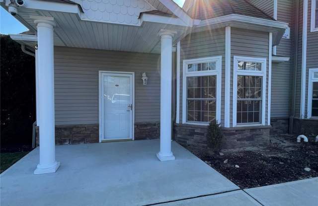 75 Jacqueline Way - 75 Jacqueline Way, North Babylon, NY 11703