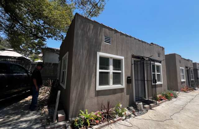 READY TO MOVE -Completely remodeled one bedroom unit with parking - 3348 Gassen Place, Los Angeles, CA 90065