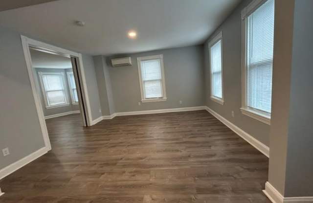 118 E MAPLE AVENUE - 118 East Maple Avenue, Langhorne, PA 19047