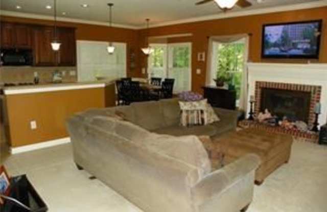 5225 Fairvista Dr Gallery 4