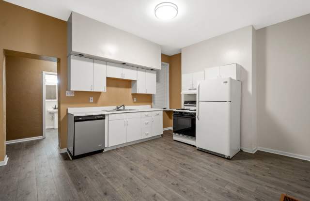 Stunning 3 bedroom home in South Side available October 1! photos photos