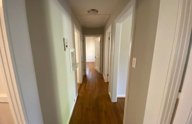 202 Nelray Boulevard Gallery 3