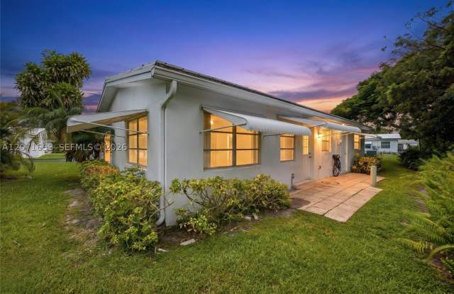 4305 NW 1 TER Gallery 3