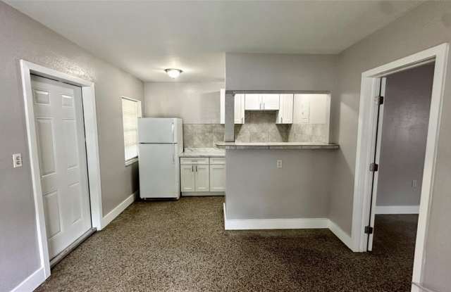 1100 SW 28th St photos photos 1100 SW 28th St photos photos